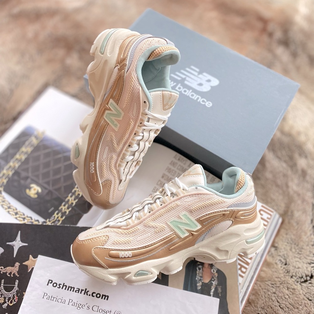 Free People x New Balance 1000 Sneakers - Picture 8 of 9
